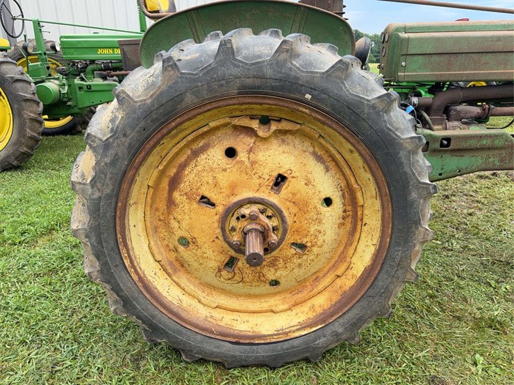 john-deere-b-image-29