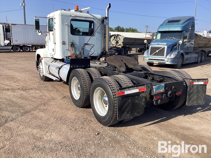 1997-freightliner-fld112-image-5