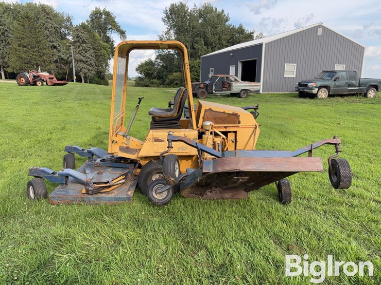 hustler-4400-commercial-mower-image-8