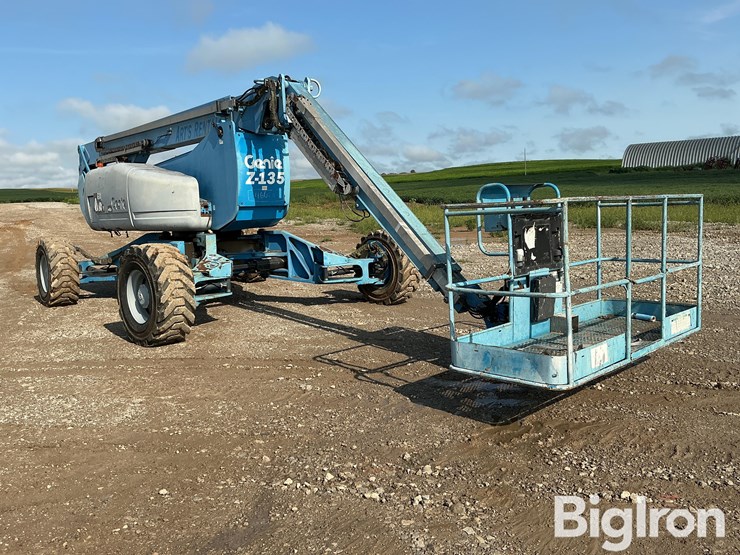 2007-genie-z-135-boom-lift-image-3