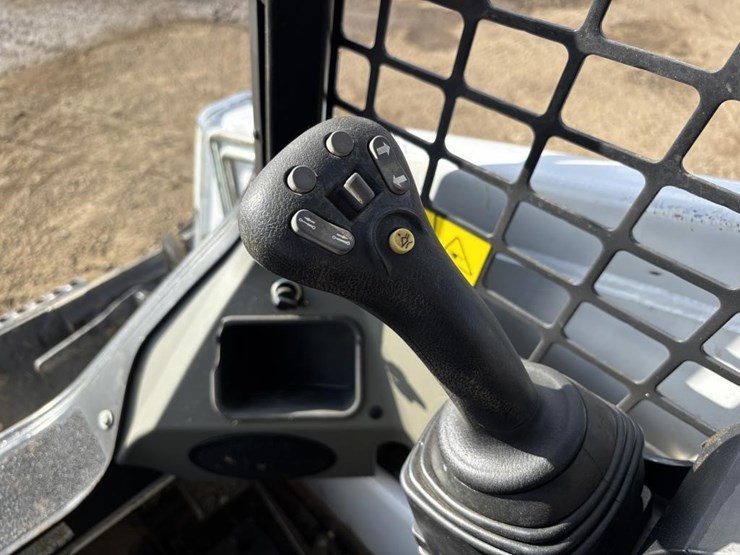 2020-bobcat-t450-image-25