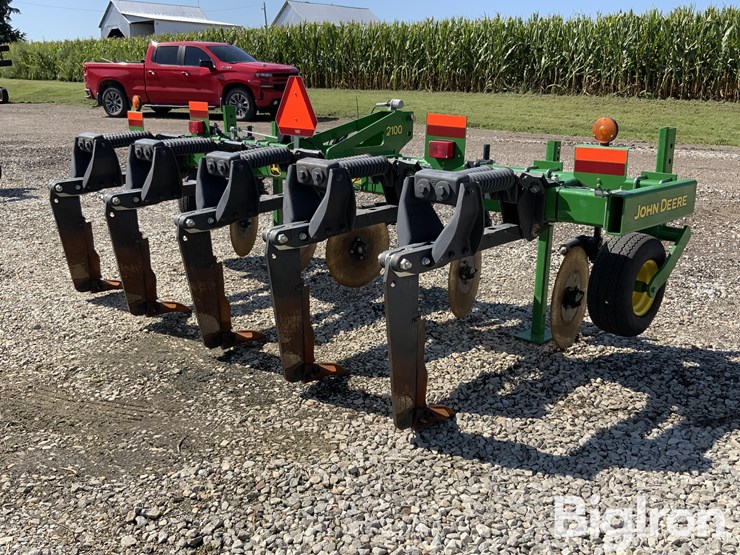 2015-john-deere-5-image-5