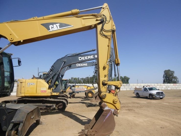 2005-caterpillar-m318c-image-8