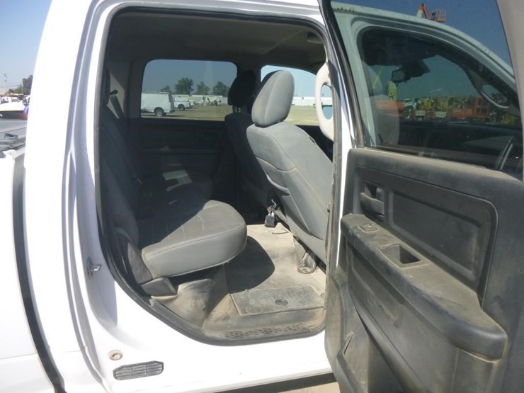 2016-dodge-1500-image-19