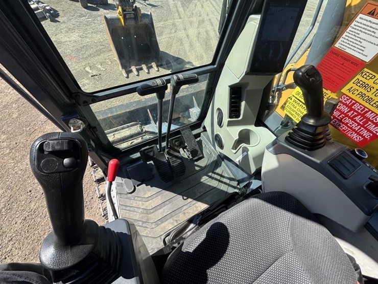 2023-xcmg-xe155ucr-hydraulic-excavator-image-30