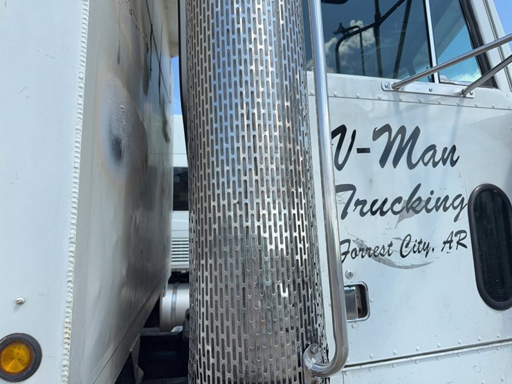 1996-peterbilt-357-image-44