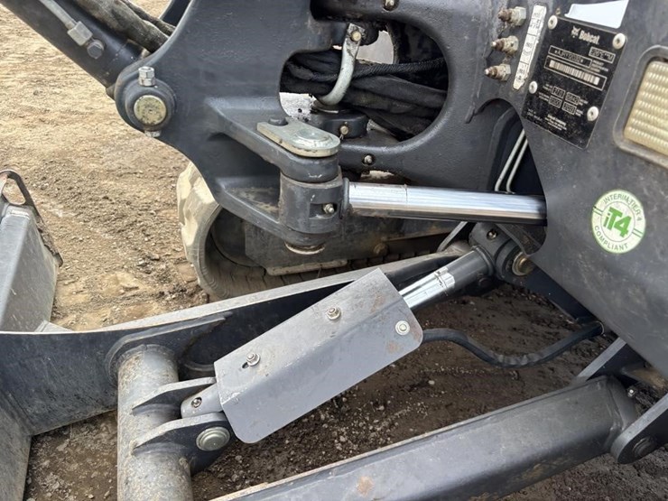 2013-bobcat-e26em-hydraulic-excavator-image-22