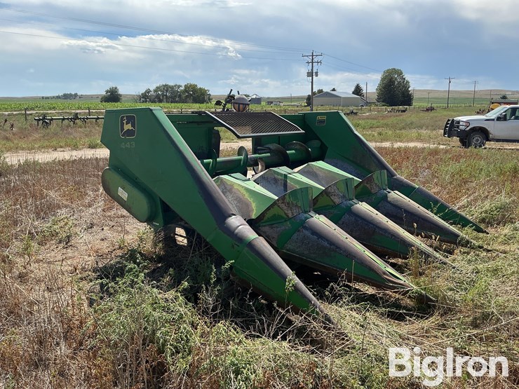 john-deere-443-image-3