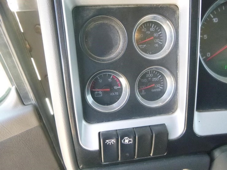 2011-kenworth-t400-image-13