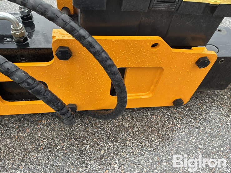 2025-massey-ferguson-730-image-19
