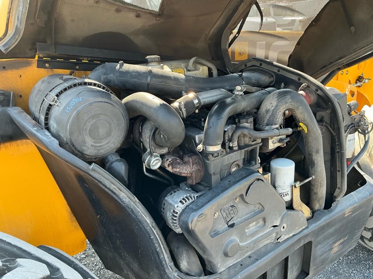 2012-jcb-550-image-12