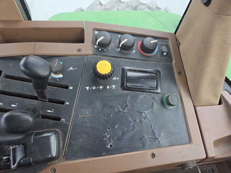 john-deere-7600-image-48