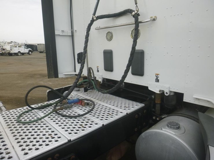 2020-kenworth-t680-image-10