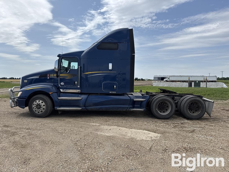 2011-kenworth-t600-image-8