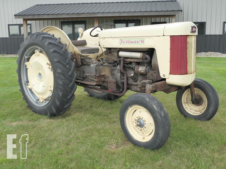 1956-ferguson-f40h-image-2