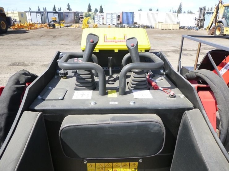sdlool-1050k-skid-steer-track-loader-image-12