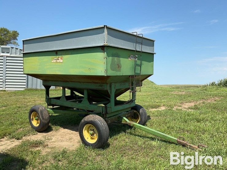 john-deere-1065-image-1