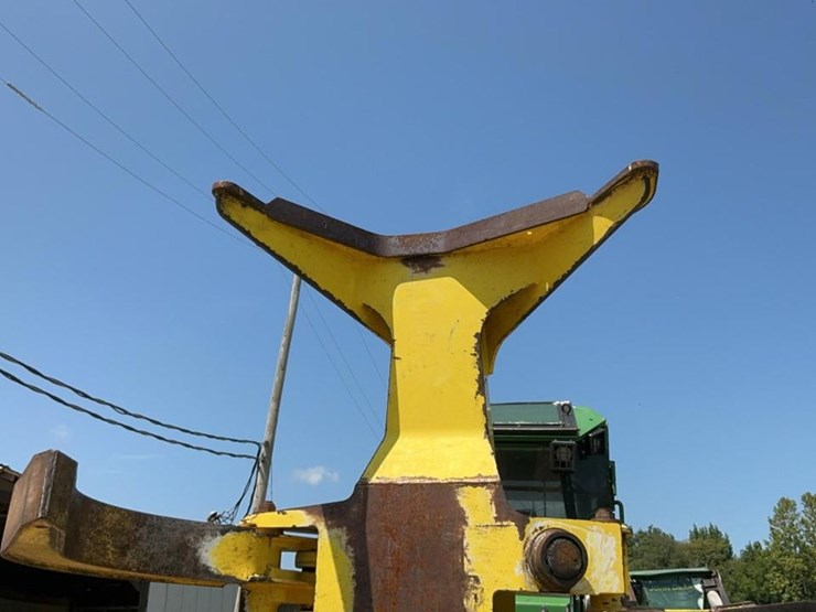 2013-deere-843k-image-40