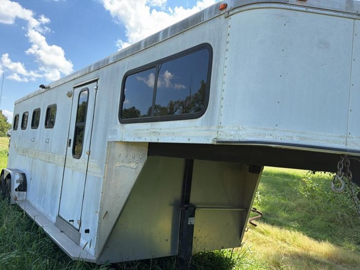 #660-•-sundowner-4-horse-trailer-image-5