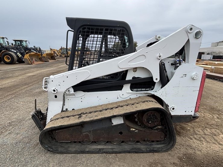 2015-bobcat-t770-image-5