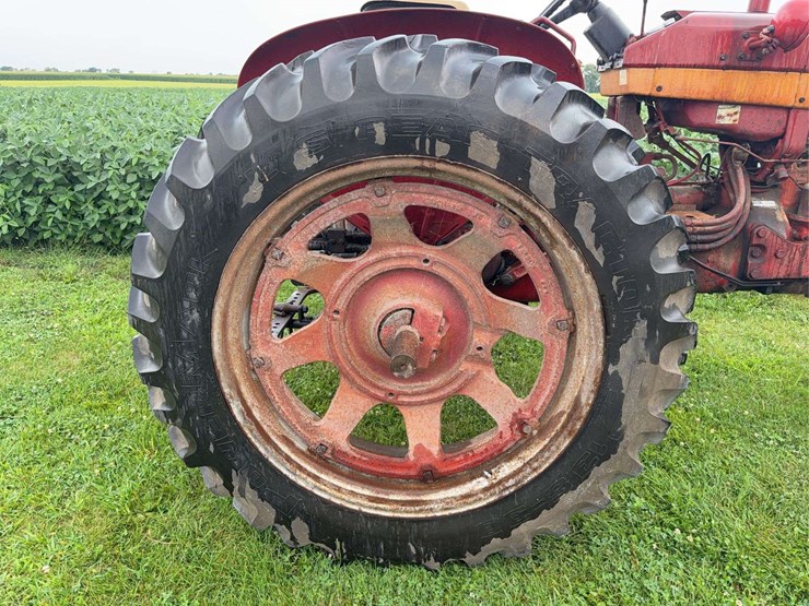 farmall-504-image-28