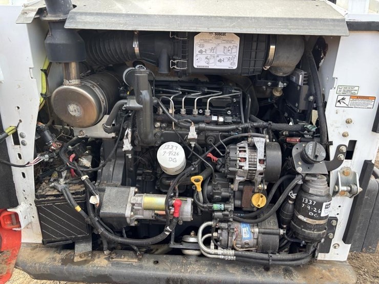 2017-bobcat-t595-image-32