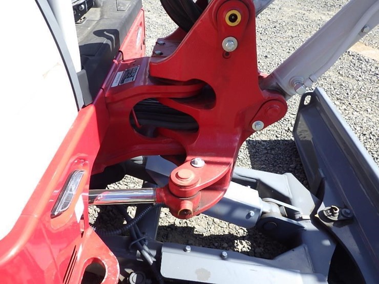 takeuchi-tb335r-image-24