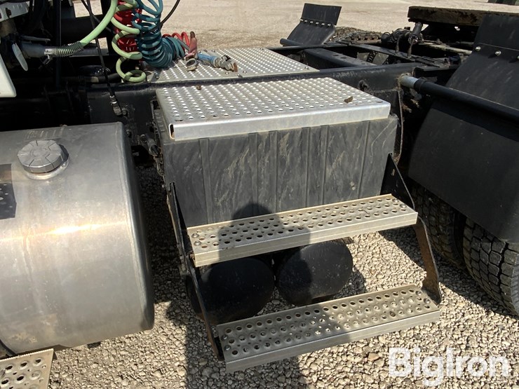 2011-international-prostar-image-11