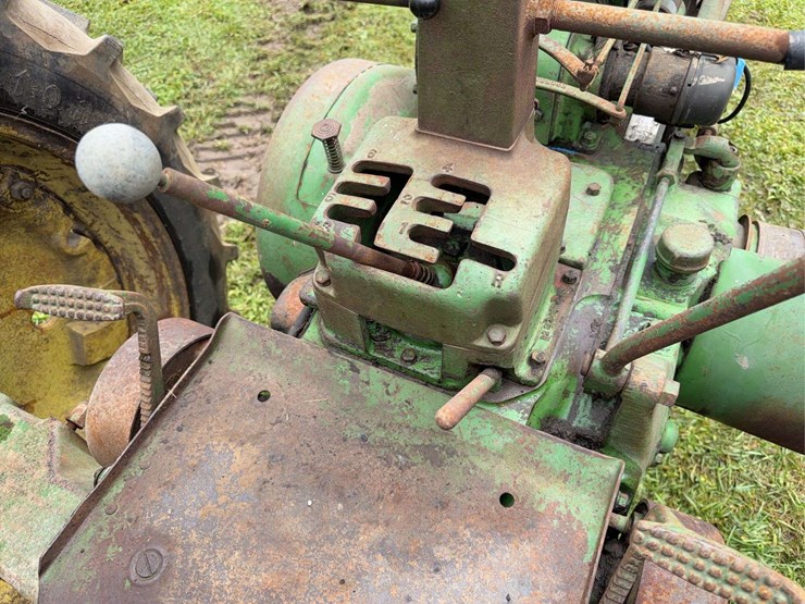 john-deere-b-image-38