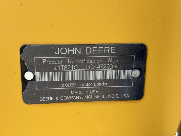 2020-deere-210l-image-75