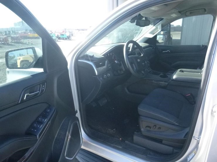 2018-chevrolet-tahoe-image-5