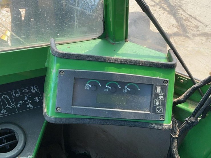 2013-deere-843k-image-21