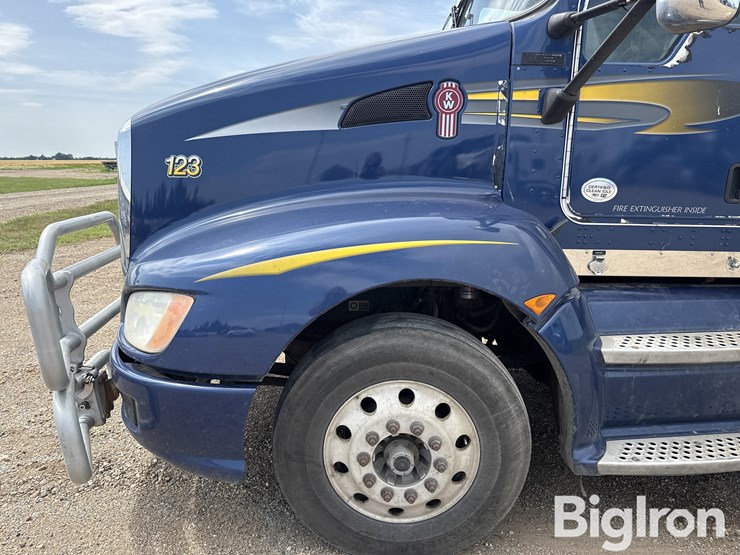 2011-kenworth-t600-image-11