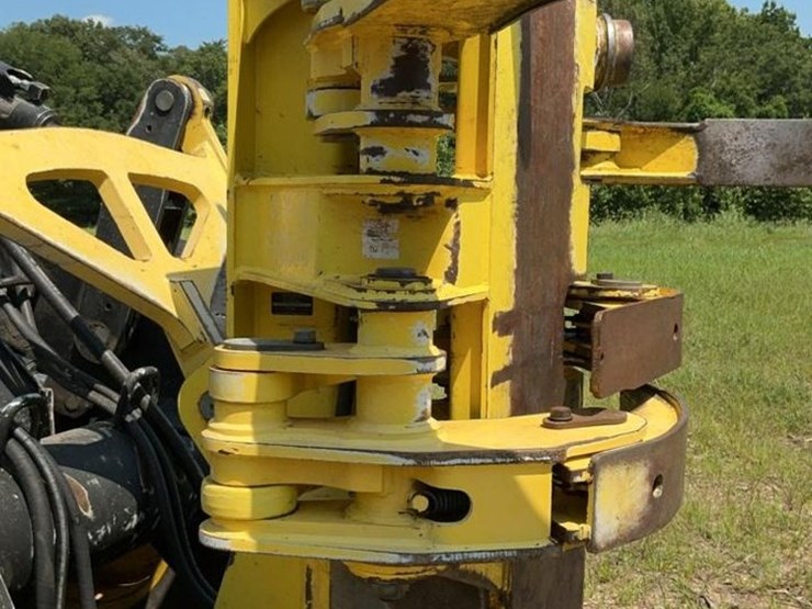 2013-deere-843k-image-48