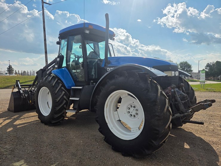 new-holland-tv140-image-2