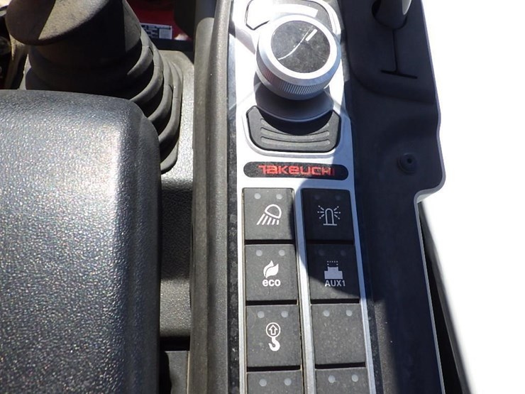 takeuchi-tb335r-image-41