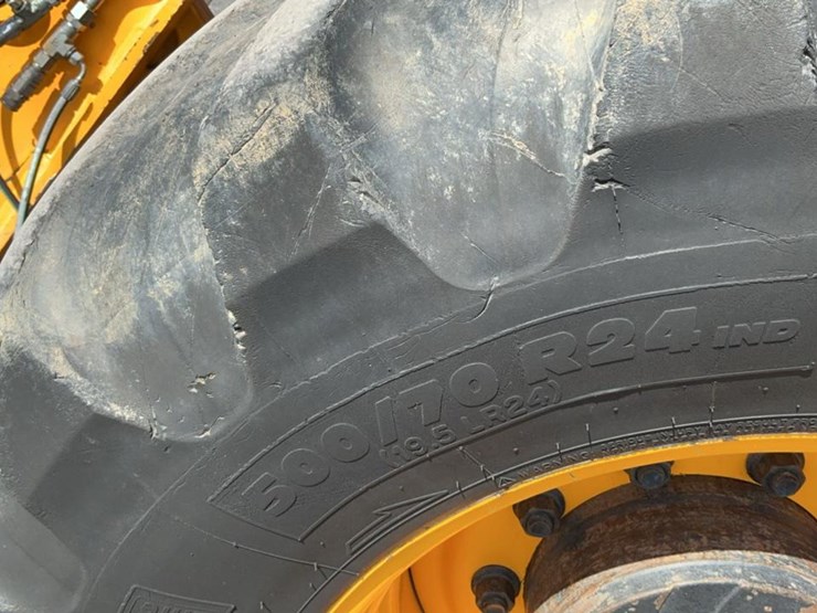 2012-jcb-550-image-64