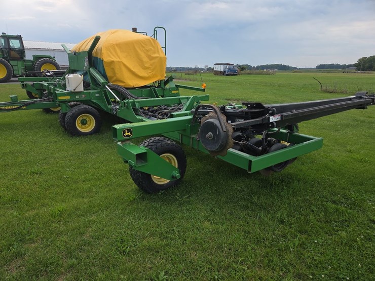 john-deere-1690-image-38
