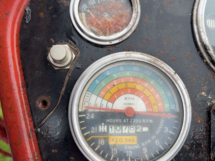 farmall-504-image-44