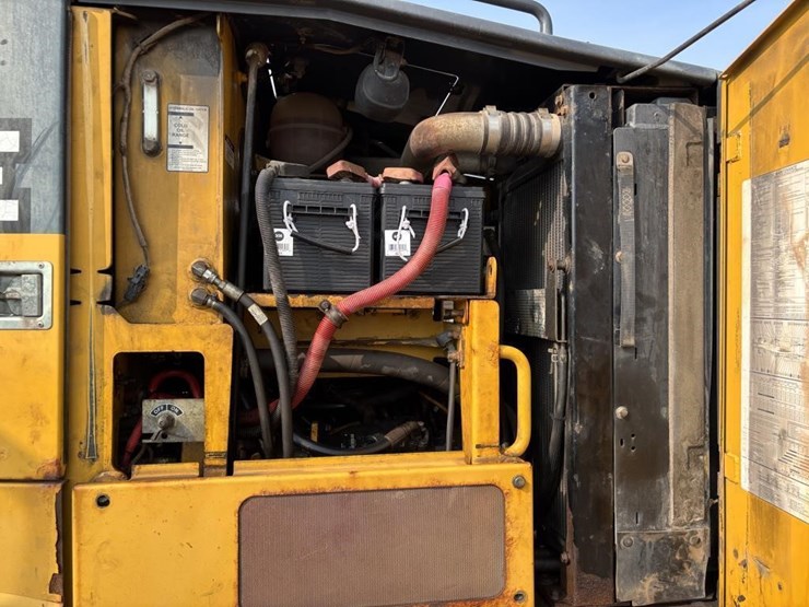 2009-deere-772g-image-71