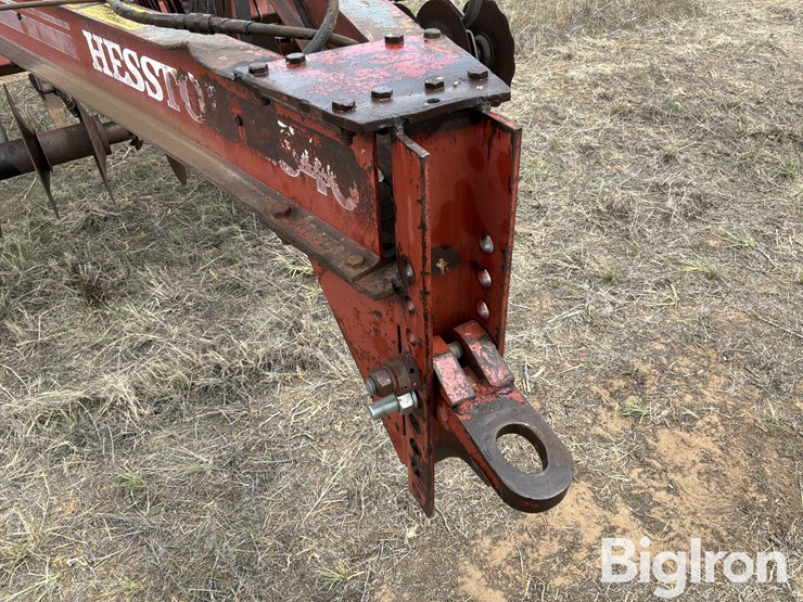 hesston-2540-image-9