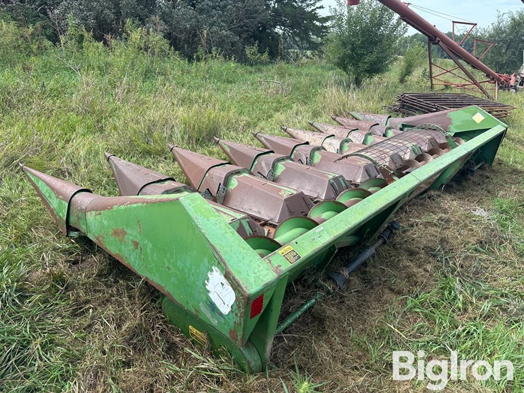 john-deere-8r30-corn-head-image-10