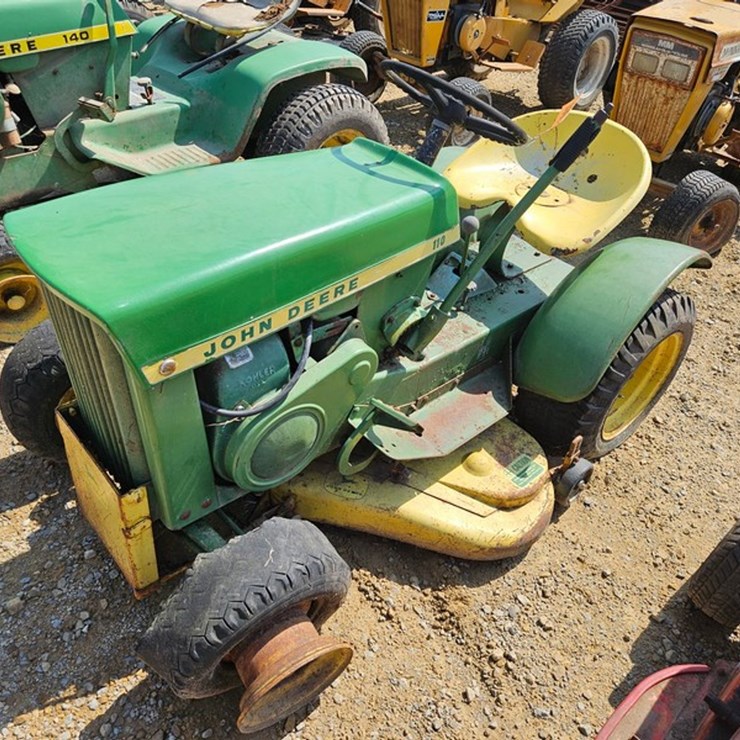 JOHN DEERE 110