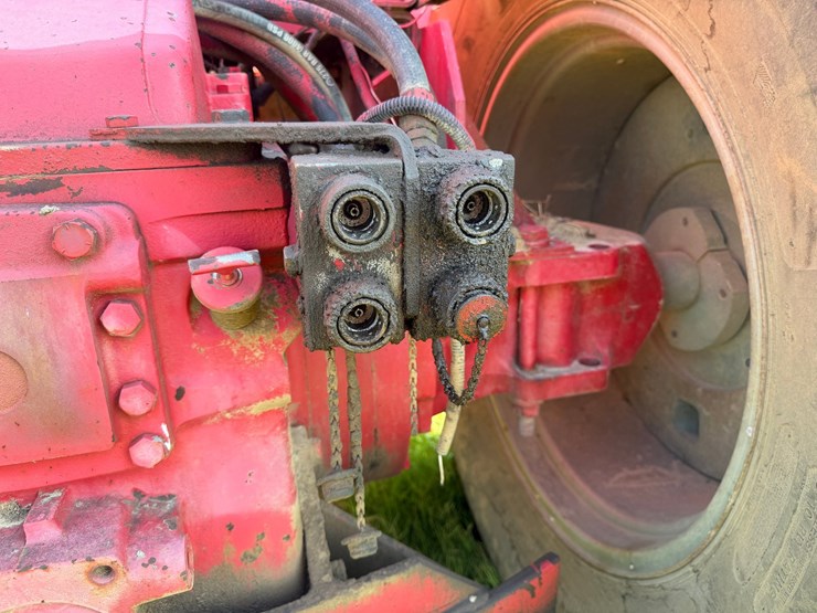 1983-massey-ferguson-4880-image-19