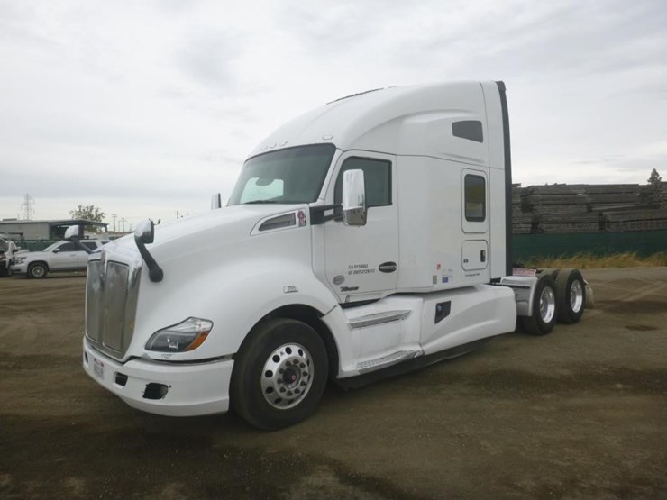 2020-kenworth-t680-image-1