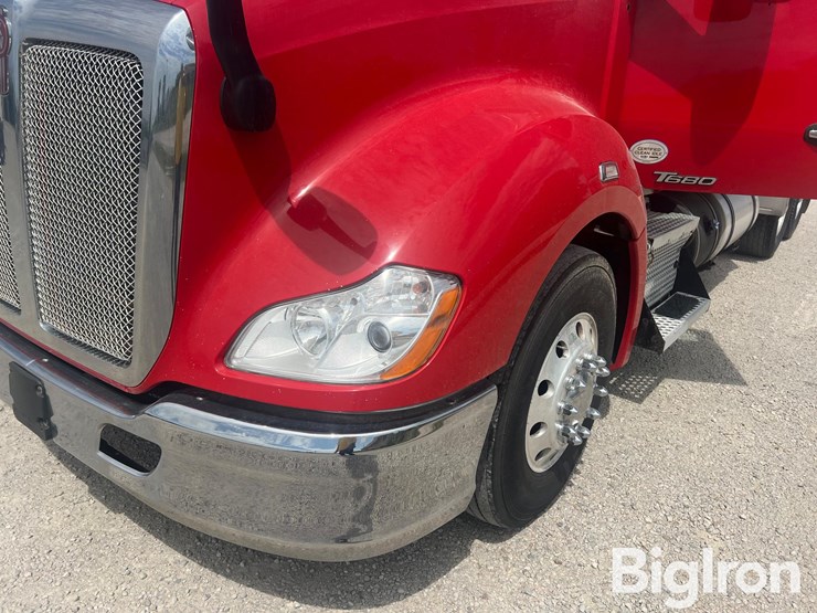 2019-kenworth-t680-image-14