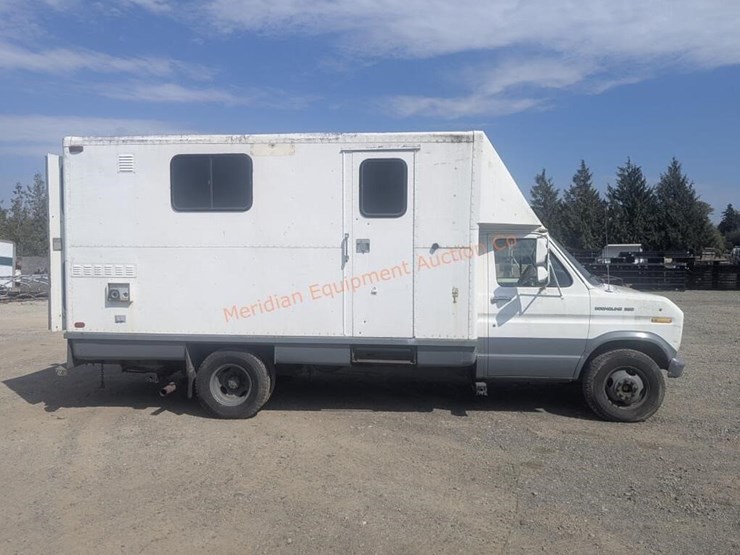 1990-ford-econoline-350-image-6