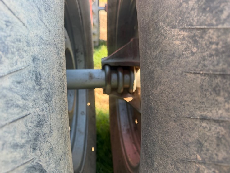 1983-massey-ferguson-4880-image-11