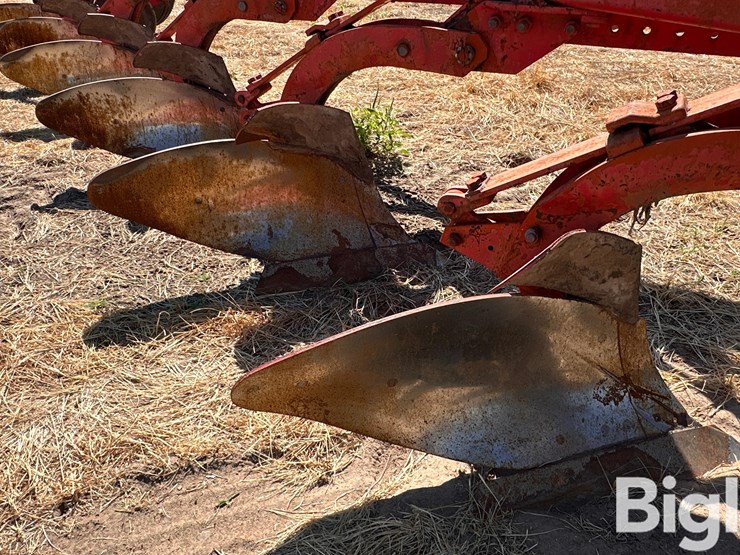 massey-ferguson-880-image-12