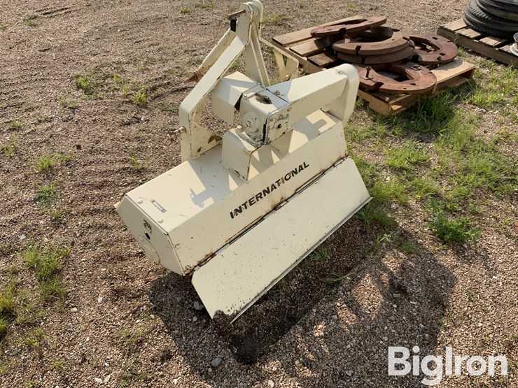 international-cub-154-lo-boy-image-7